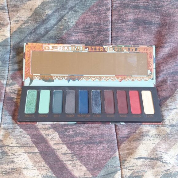 💀 MELT – Muerte Eyeshadow Palette - Picture 1 of 3